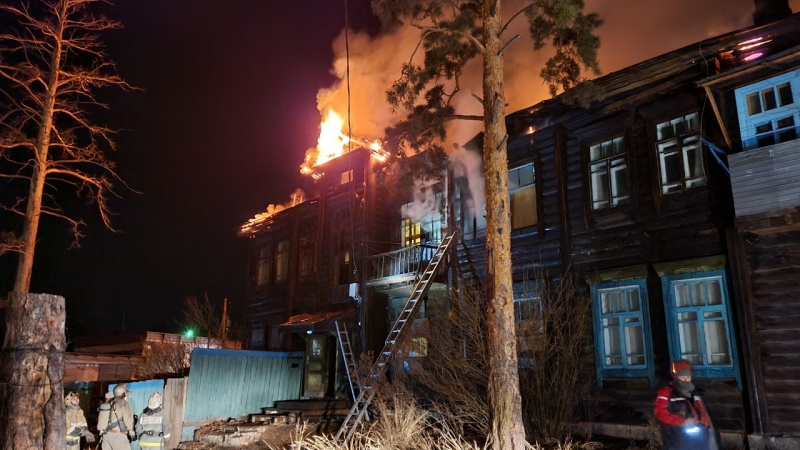 Минувшей ночью в Улан-Удэ горел жилой многоквартирный дом