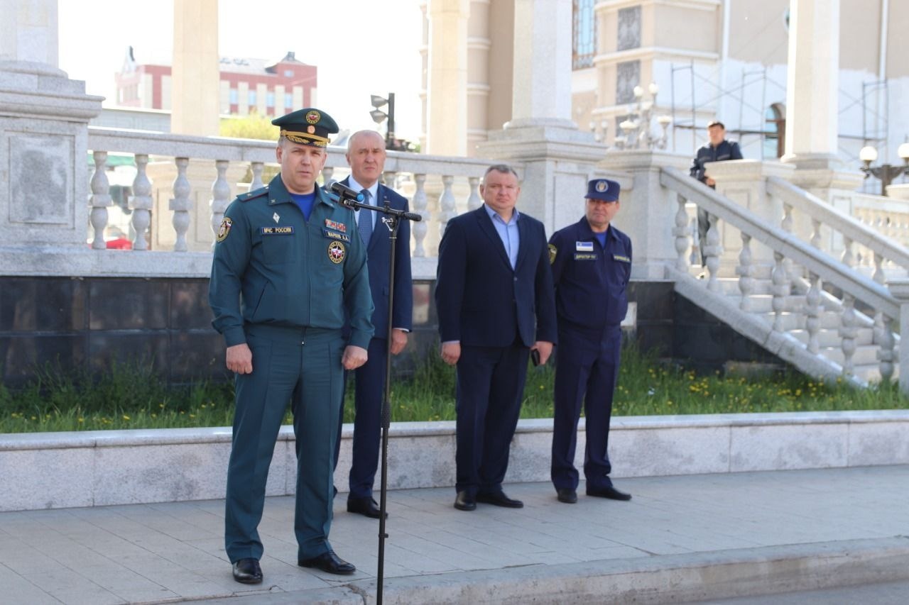 Государственной противопожарной службе Республики Бурятия вручили ключи от  автомобилей «УАЗ Фермер» - Новости - Главное управление МЧС России по  Республике Бурятия