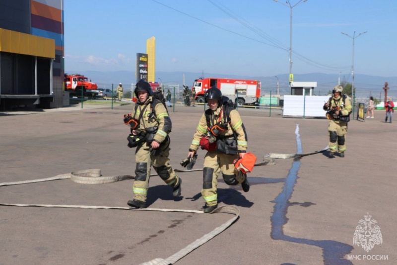 5 человек спасены на условном пожаре в Улан-Удэ